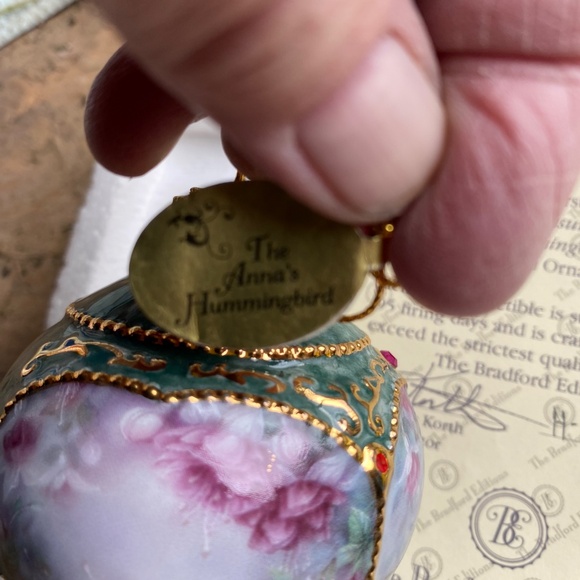 The Ruby- Throated Hummingbird and Anna’s Hummingbird Heirloom Porcelain Ornamen - Picture 9 of 10